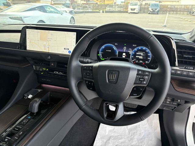 TOYOTA CROWN SEDAN HYBRID 2024 Image 31