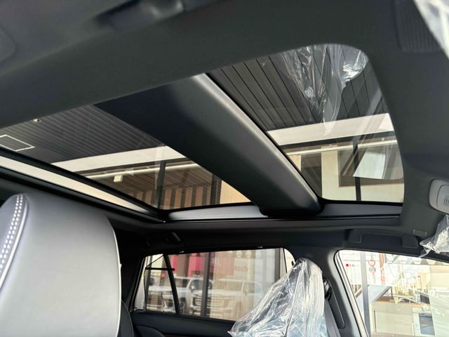 TOYOTA CROWN SEDAN HYBRID 2024 Image 31