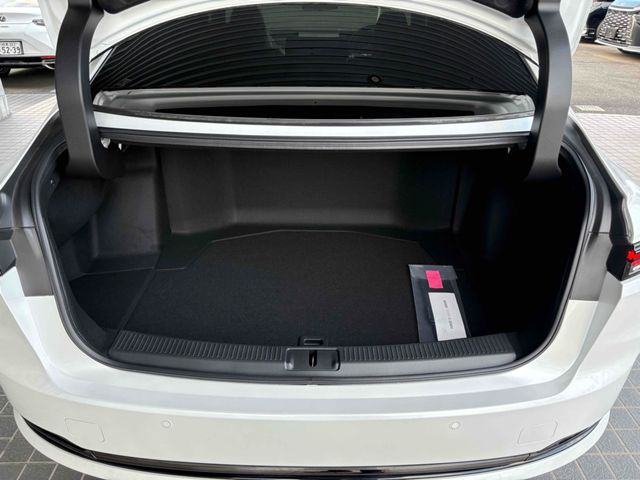 TOYOTA CROWN SEDAN HYBRID 2024 Image 31