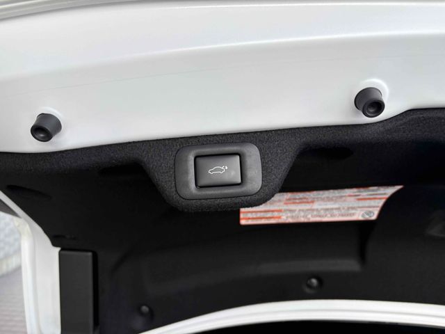 TOYOTA CROWN SEDAN HYBRID 2024 Image 31