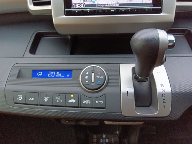 HONDA FREED 4WD 2015 Image 31