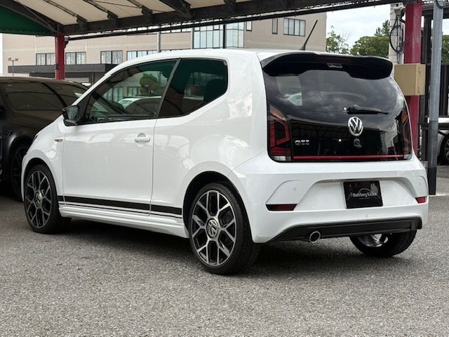VOLKSWAGEN UP! 2018 Image 31