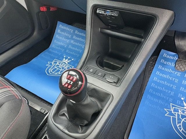 VOLKSWAGEN UP! 2018 Image 31