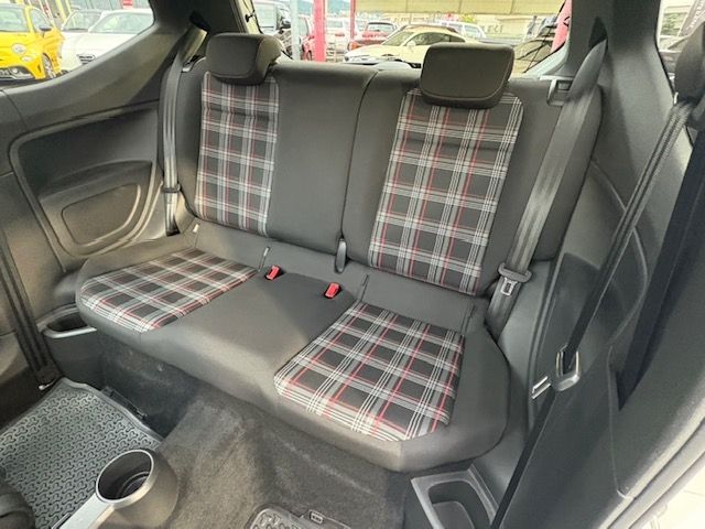 VOLKSWAGEN UP! 2018 Image 31