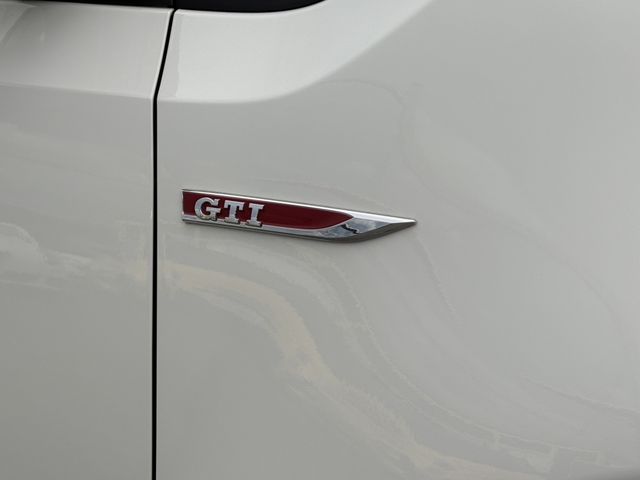 VOLKSWAGEN UP! 2018 Image 31