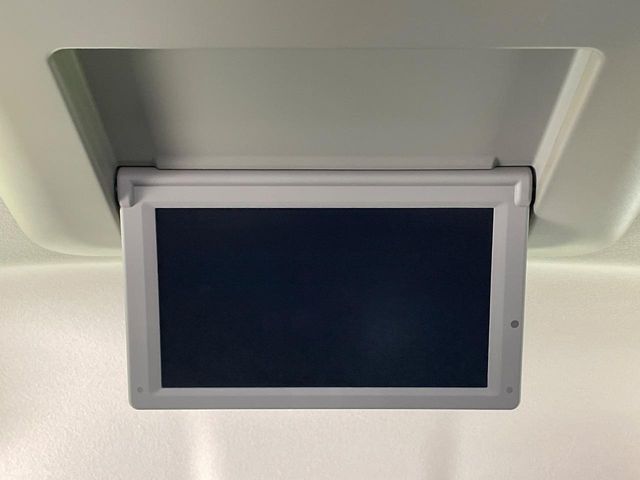 NISSAN ELGRAND 2014 Image 31