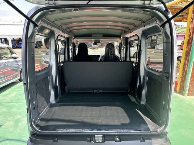 DAIHATSU HIJET CARGO 4WD 2023 Image 31