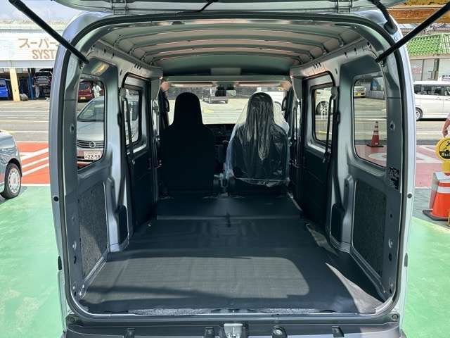 DAIHATSU HIJET CARGO 4WD 2023 Image 31