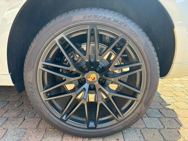 PORSCHE MACAN 2024 Image 31