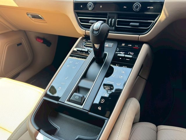 PORSCHE MACAN 2024 Image 31