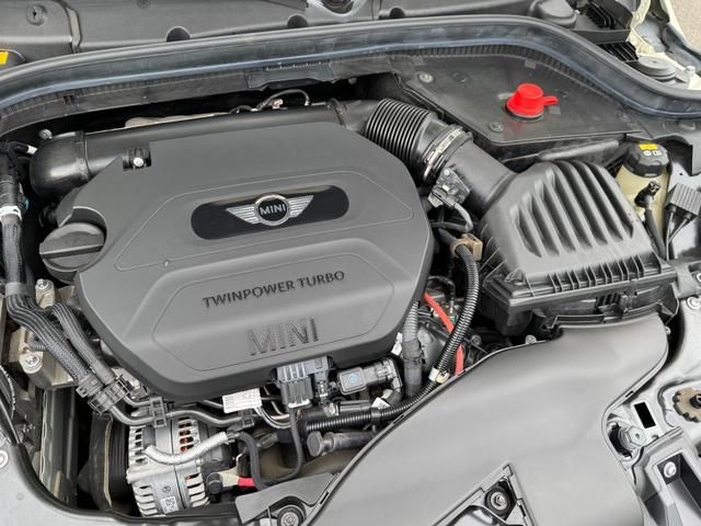 BMW MINI COOPER D 5DOOR 2019 Image 31