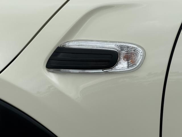 BMW MINI COOPER D 5DOOR 2019 Image 31