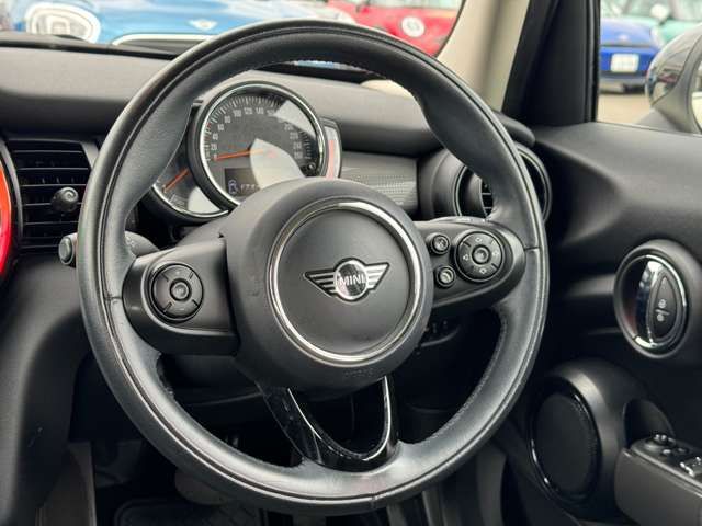 BMW MINI COOPER D 5DOOR 2019 Image 31