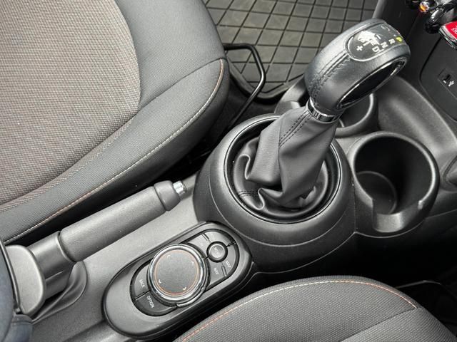 BMW MINI COOPER D 5DOOR 2019 Image 31