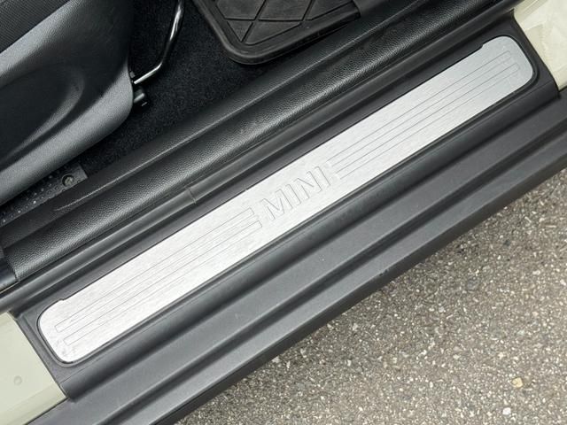 BMW MINI COOPER D 5DOOR 2019 Image 31