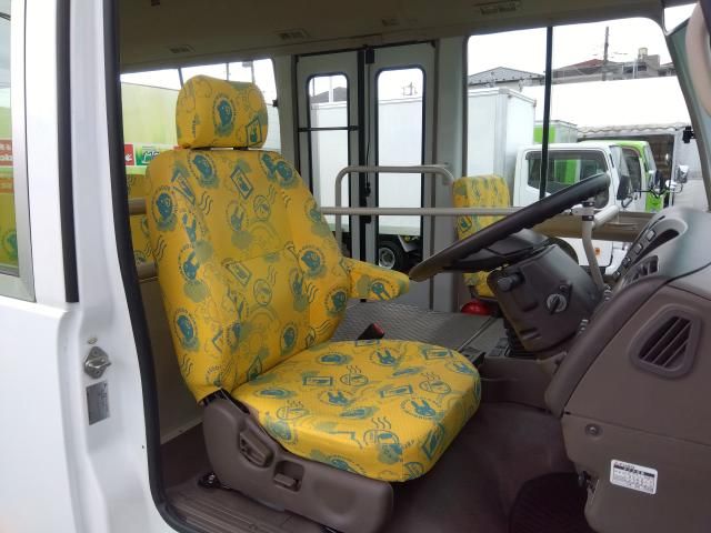 MITSUBISHI ROSA 2017 Image 31