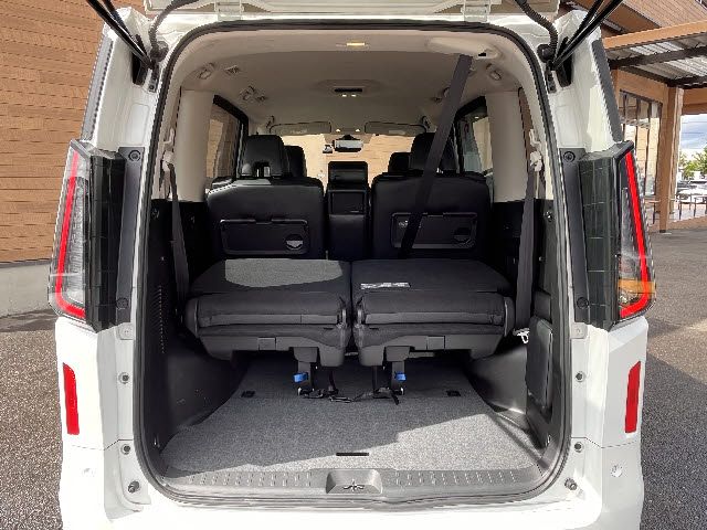 NISSAN SERENA  WG 2023 Image 31