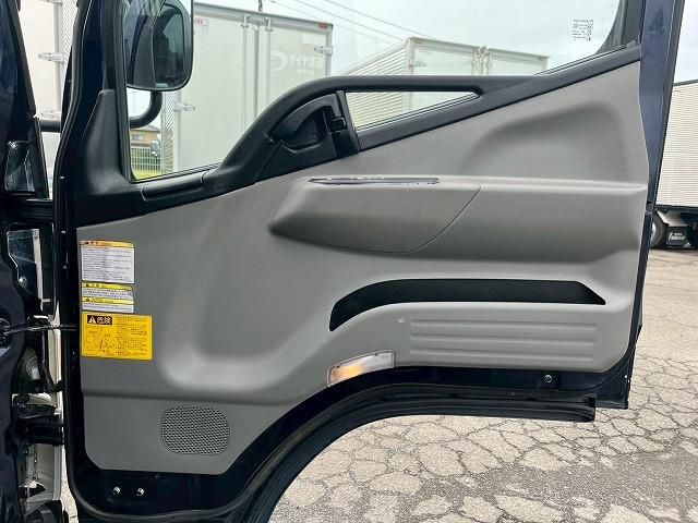 MITSUBISHI CANTER 2016 Image 31