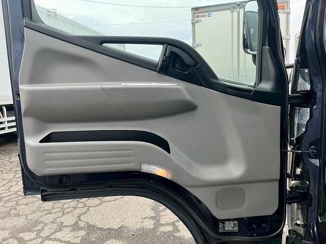 MITSUBISHI CANTER 2016 Image 31