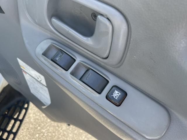 HINO DUTRO 2012 Image 31