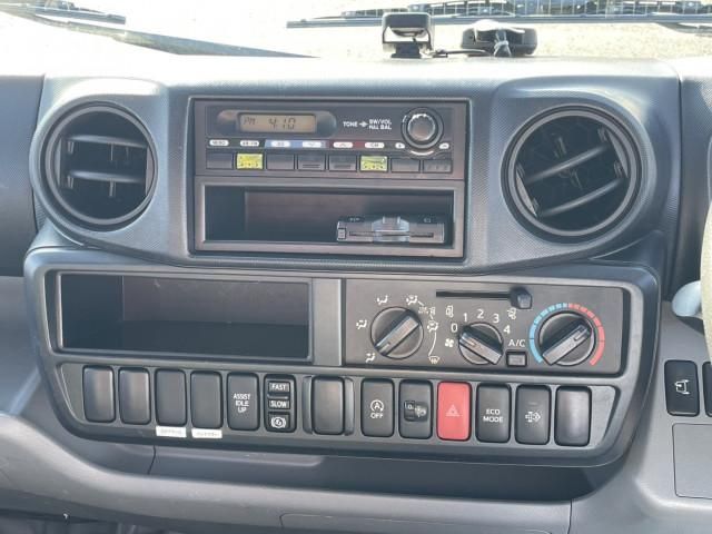 HINO DUTRO 2012 Image 31