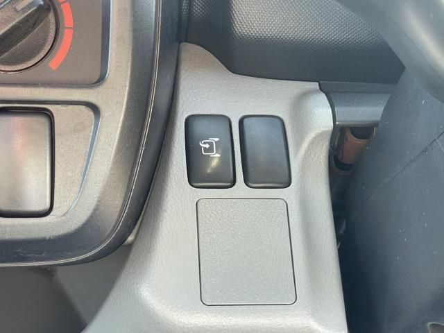 HINO DUTRO 2012 Image 31