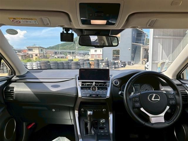 TOYOTA LEXUS NX300H 2020 Image 31