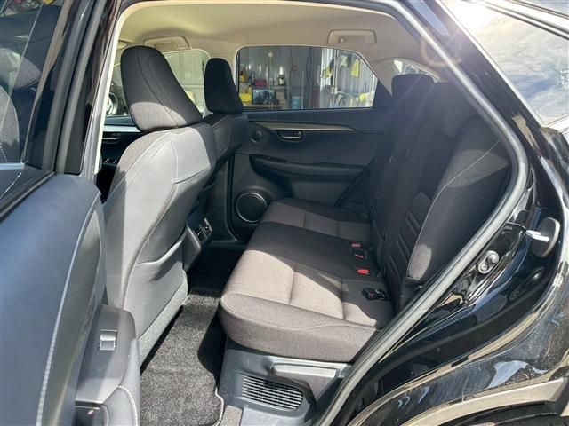 TOYOTA LEXUS NX300H 2020 Image 31