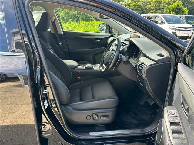 TOYOTA LEXUS NX300H 2020 Image 31