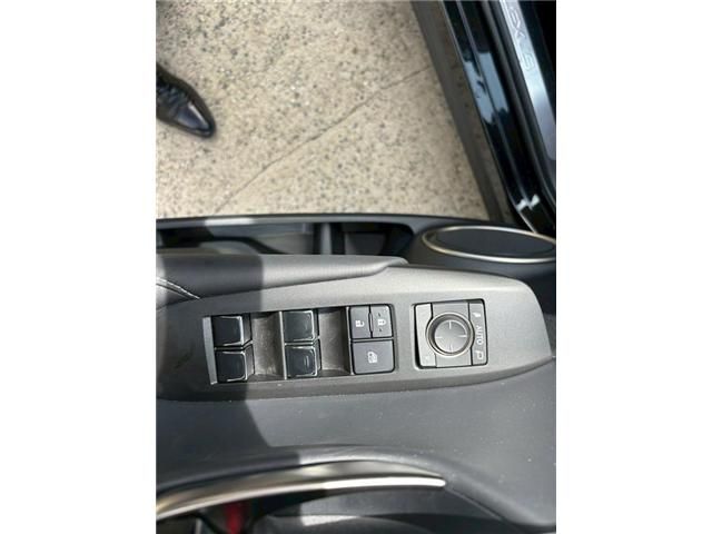 TOYOTA LEXUS NX300H 2020 Image 31