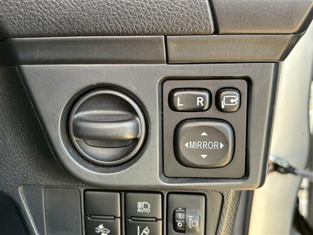 TOYOTA COROLLA FIELDER HYBR 2016 Image 31