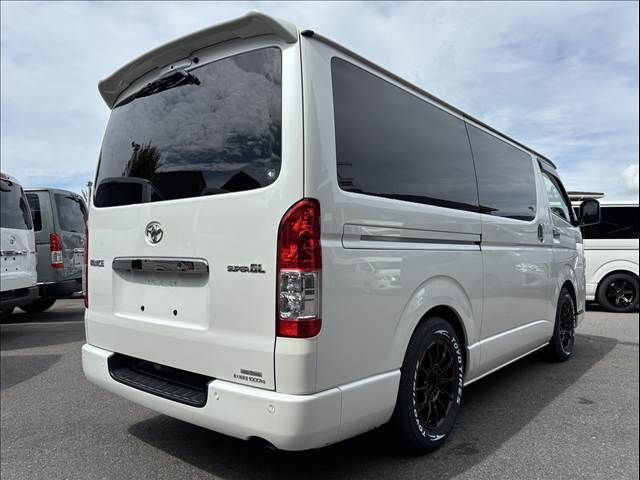 TOYOTA HIACE VAN 2WD 2022 Image 31