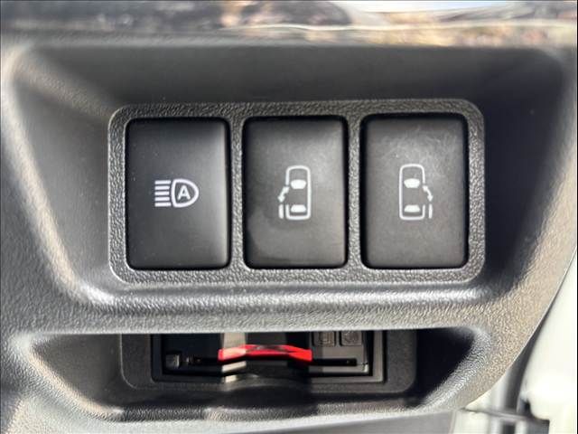 TOYOTA HIACE VAN 2WD 2022 Image 31