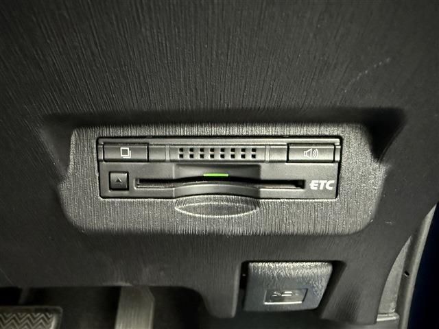 TOYOTA PRIUS ALPHA 2015 Image 31