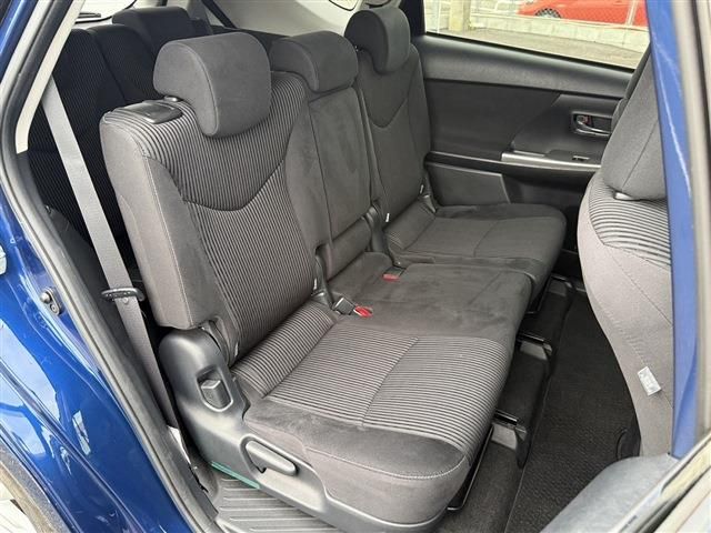 TOYOTA PRIUS ALPHA 2015 Image 31