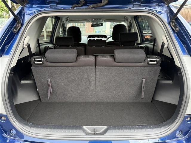 TOYOTA PRIUS ALPHA 2015 Image 31