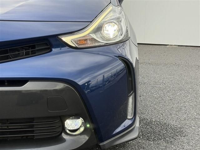 TOYOTA PRIUS ALPHA 2015 Image 31
