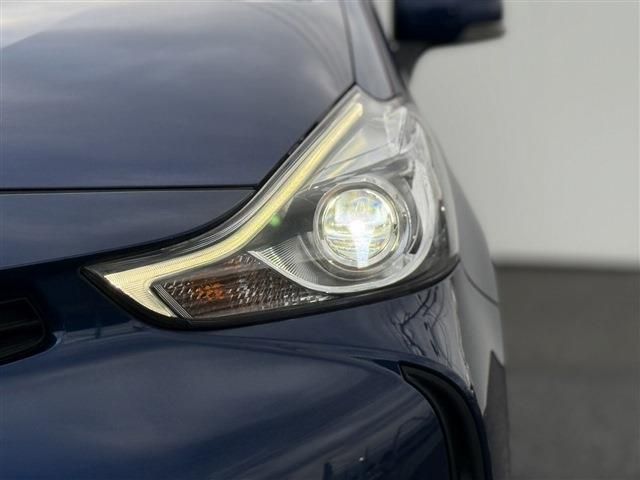 TOYOTA PRIUS ALPHA 2015 Image 31