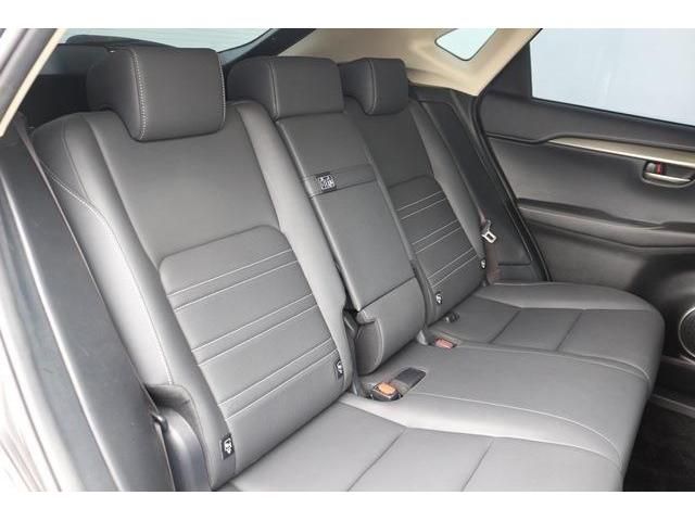 TOYOTA LEXUS NX300H 2015 Image 31