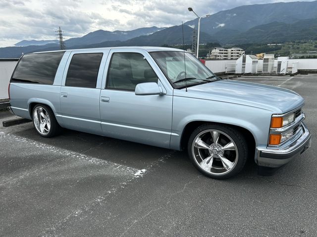 CHEVROLET SUBURBAN 2001 Image 31