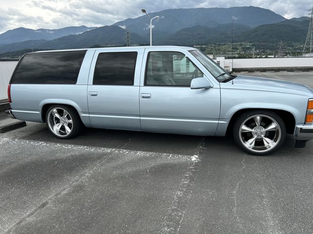CHEVROLET SUBURBAN 2001 Image 31