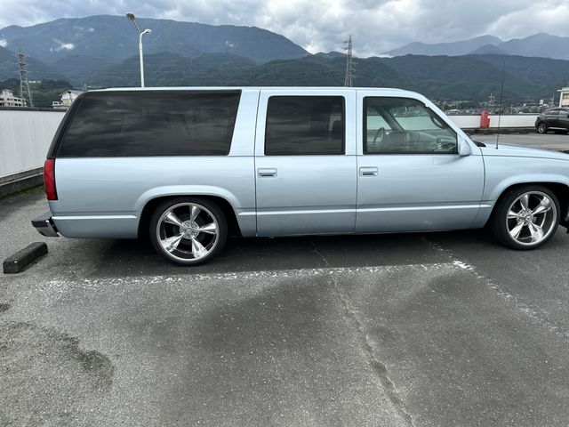 CHEVROLET SUBURBAN 2001 Image 31