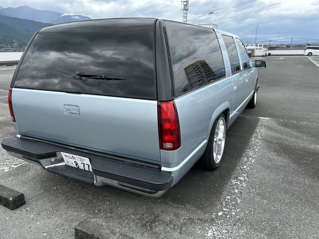 CHEVROLET SUBURBAN 2001 Image 31