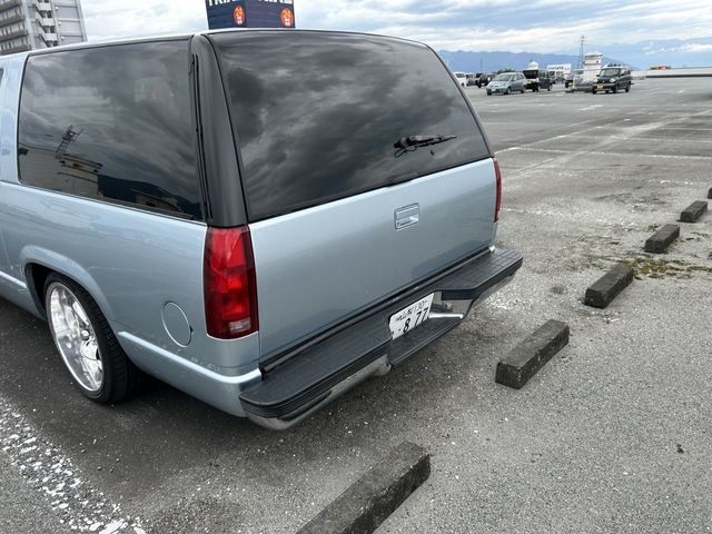 CHEVROLET SUBURBAN 2001 Image 31