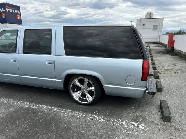CHEVROLET SUBURBAN 2001 Image 31