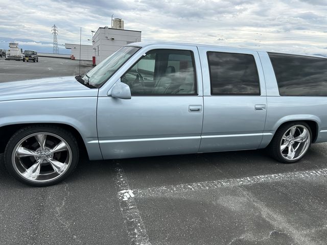 CHEVROLET SUBURBAN 2001 Image 31