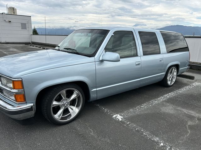 CHEVROLET SUBURBAN 2001 Image 31