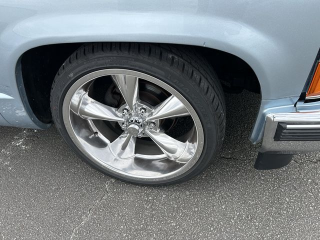 CHEVROLET SUBURBAN 2001 Image 31