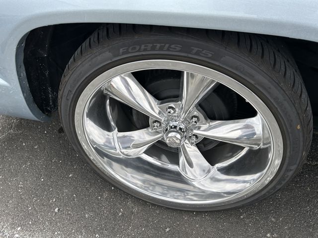 CHEVROLET SUBURBAN 2001 Image 31