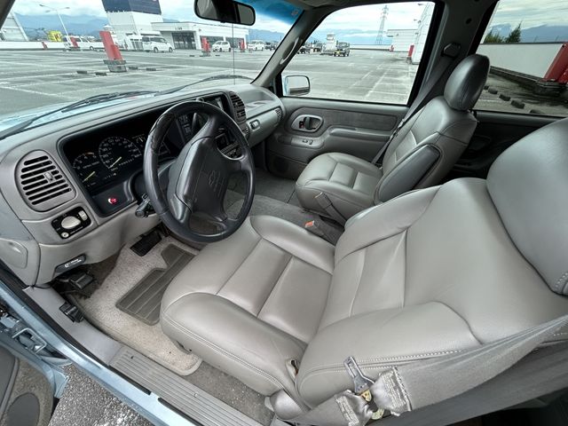 CHEVROLET SUBURBAN 2001 Image 31